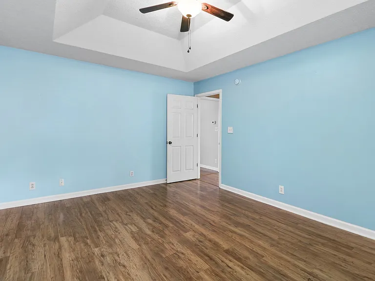 1633 Cedar Springs Cir — Photo 13
