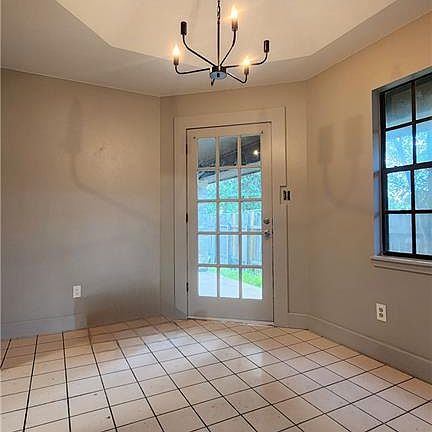 3rd image of 305 N Golfo St