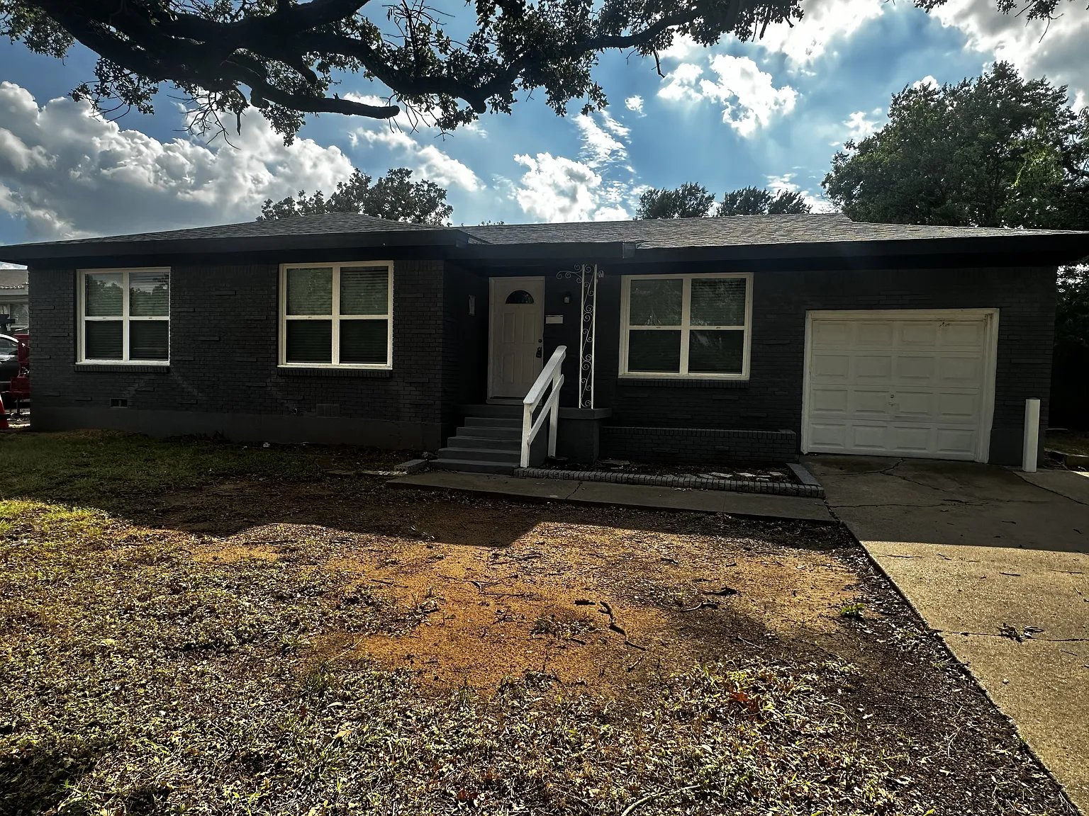3 bed, 1222 sqft, $2,195 — Photo 2