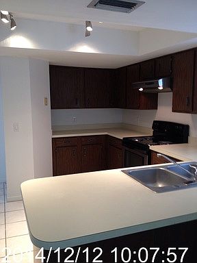 2nd image of 8 Surrey Ct