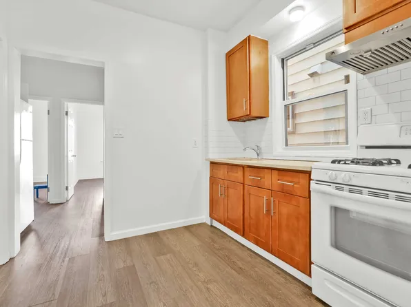 7-06 College Point Boulevard image 12 of 44