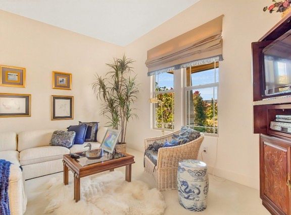 4th image of 1867 Glenbrook Ln