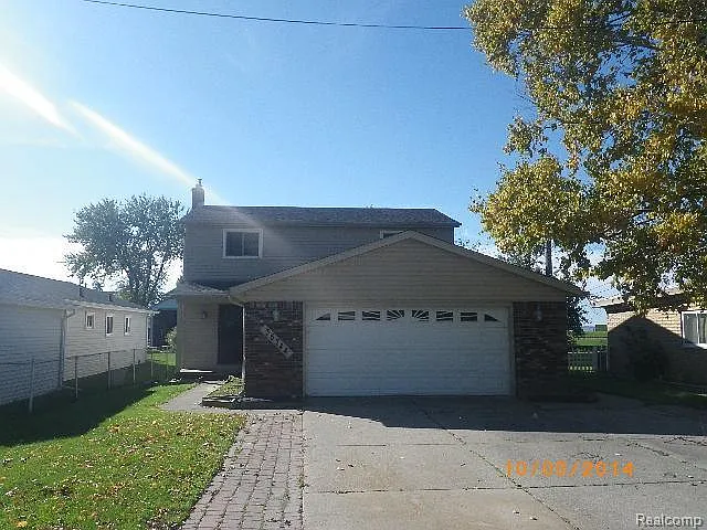 35744 Schmid Dr photo 1