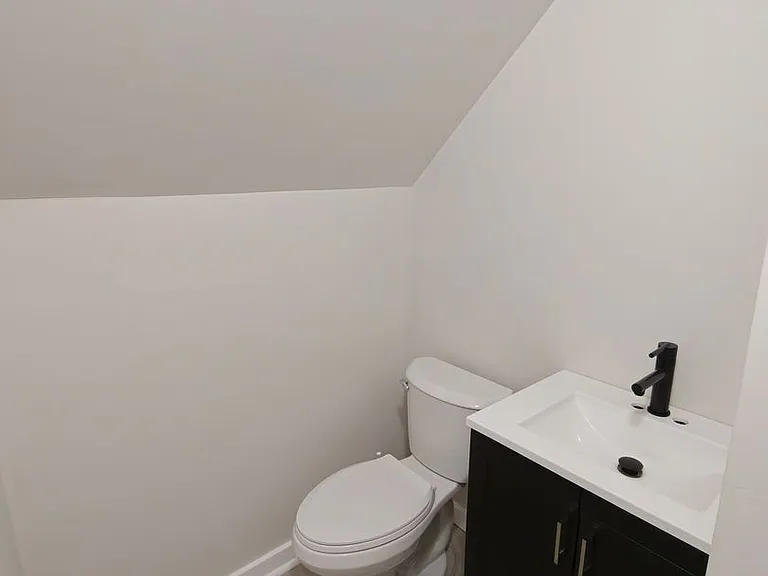 317 E Washington St #3 — Photo 14