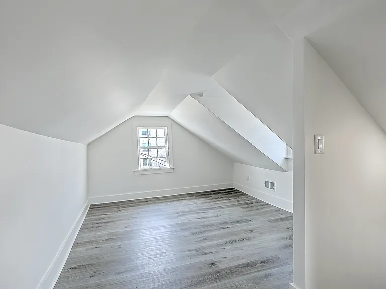 68 Lee St #B — Photo 15