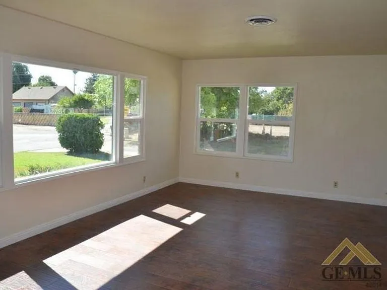 6305 Almond Dr — Photo 4