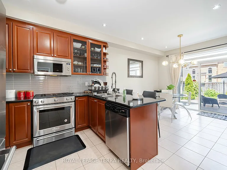 30 Eatonville St #UPPER — Photo 20