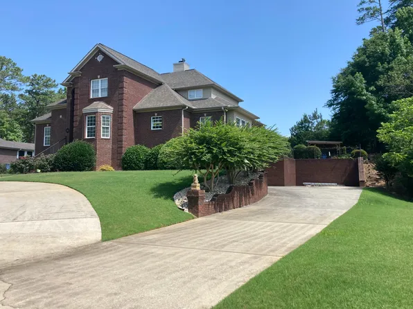 223 Briarwood Dr, Columbiana, AL 35051