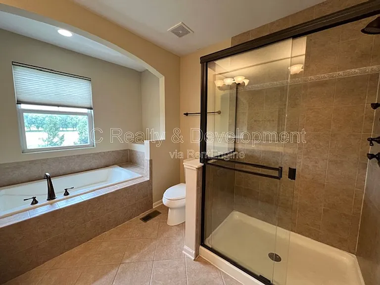 498 Grosvenor Ln — Photo 22