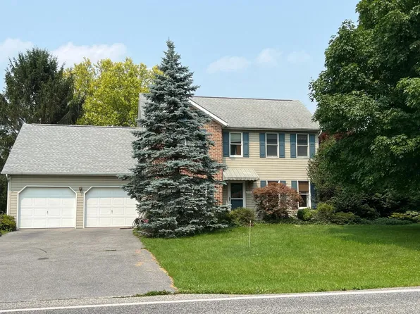 591 W 1st St, Boiling Springs, PA 17007