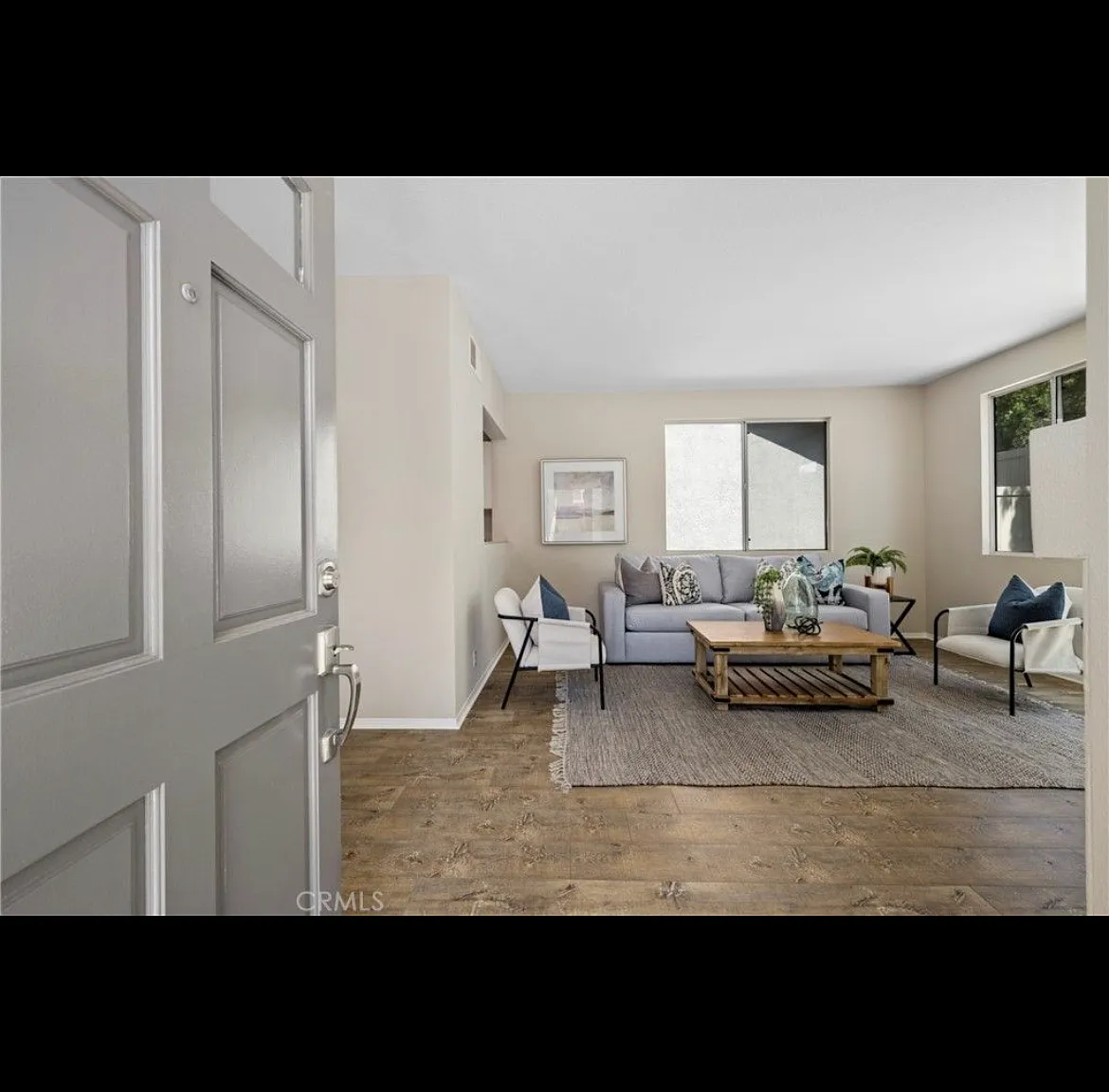 811 N Siavohn Dr — Photo 1