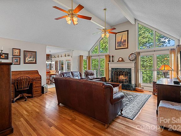 3rd image of 134 Keven Dr