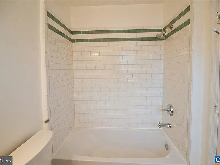 1566 Garden Ct — Photo 13