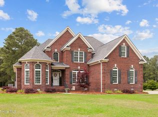 3853 Dixie Ridge Ln, Grimesland, NC 27837