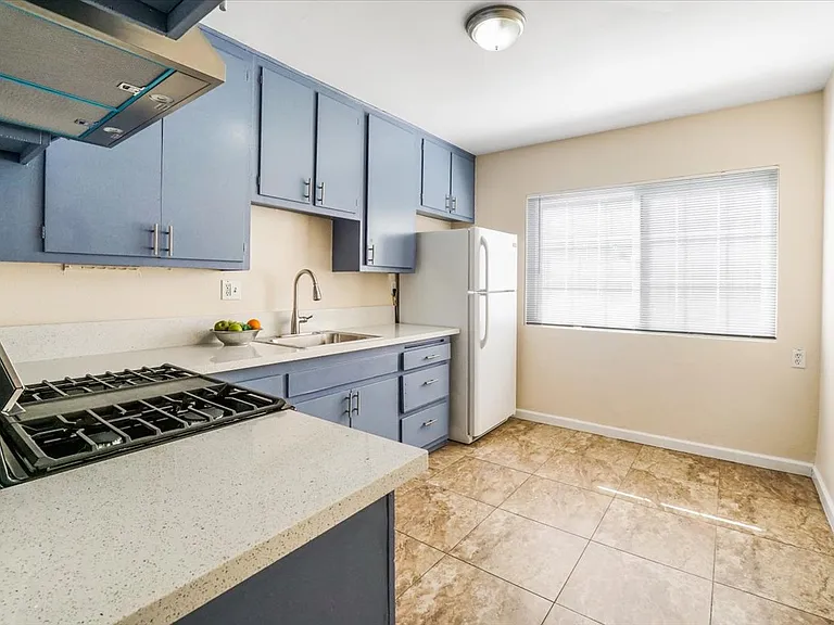 33140 Olive St #3 — Photo 11