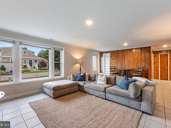 5th image of 2824 Bay Blvd