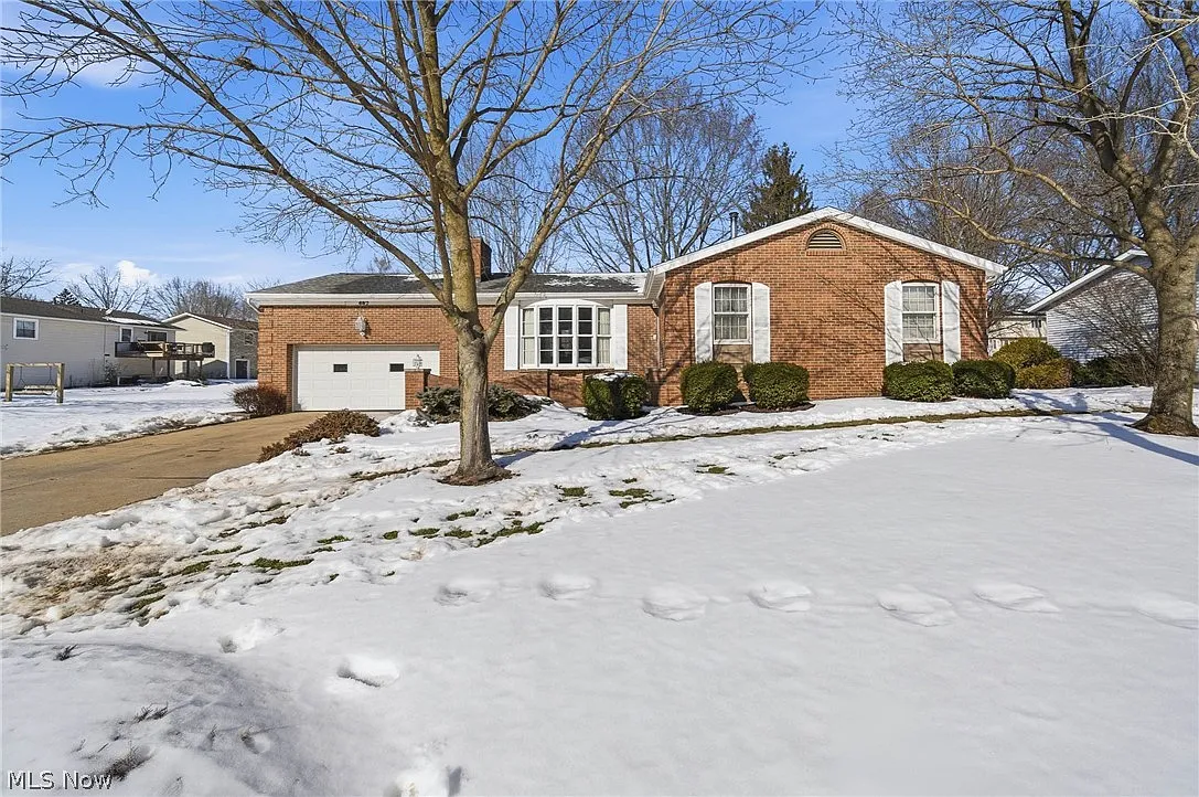 687 Lockwood Rd photo 1