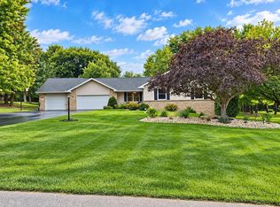 6775 Skyview Trl, Roscoe, IL 61073