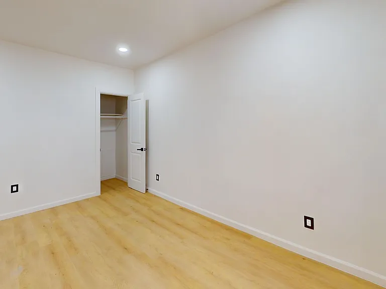 1318 Holbrook Street NE — Photo 9