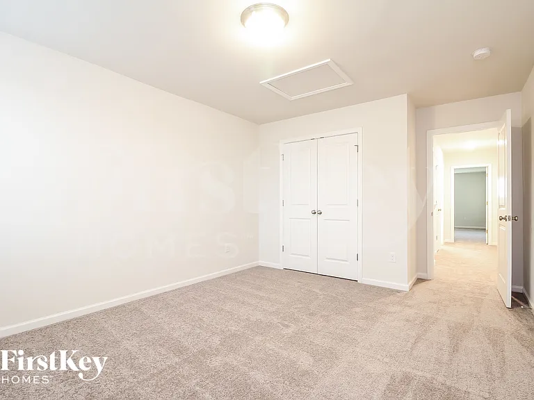 423 Stonefence Dr — Photo 11