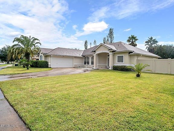 3rd image of 3152 Peppertree Dr