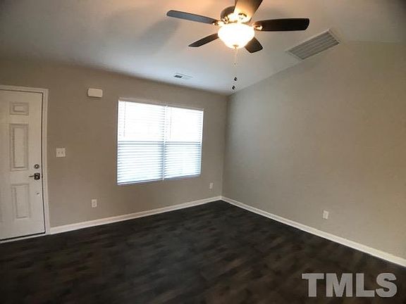 3rd image of 36 Hearth Ln