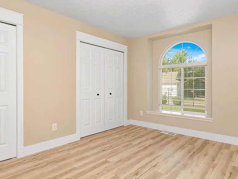 14192 W Chadford Dr — Photo 10