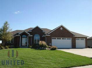 813 Cottonwood Trl, Sergeant Bluff, IA 51054