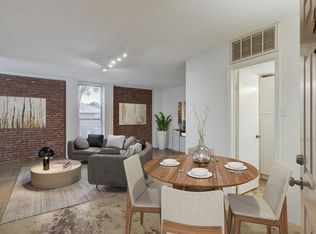 1112 W Lawrence St #9, Houston, TX 77008