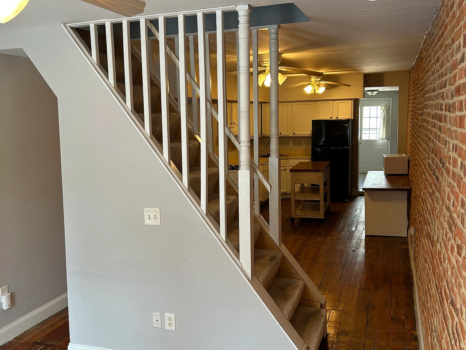 2 bed, 1040 sqft, $2,000 — Photo 2