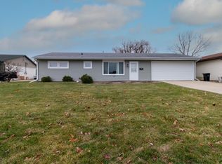 1113 Beechwood Ave, Bloomington, IL 61701