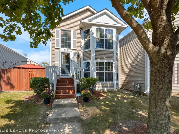 655 Serendipity Dr, Aurora, IL 60504