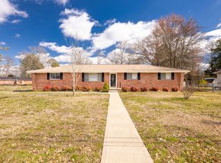 27 Elaine Cir, Fort Oglethorpe, GA 30742