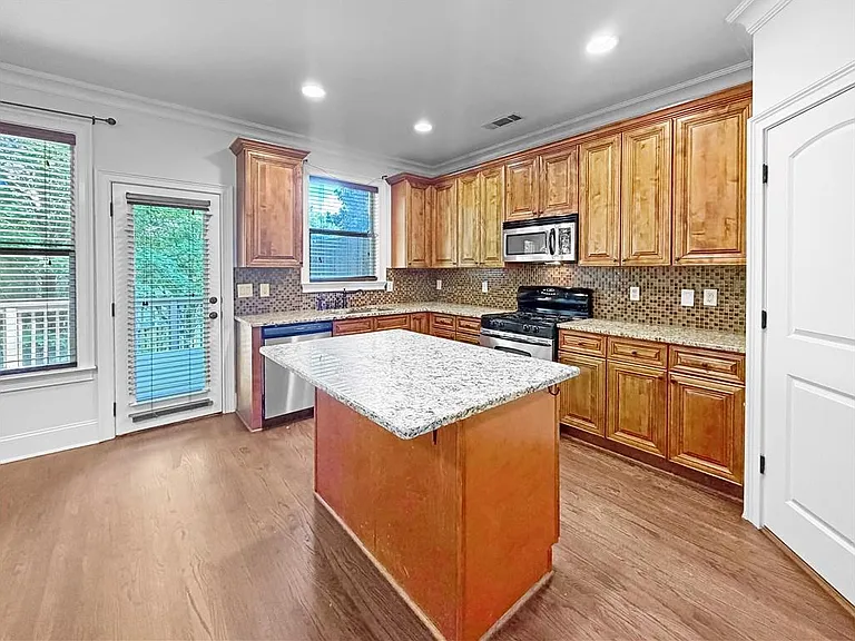 3239 Claudia Ct — Photo 11