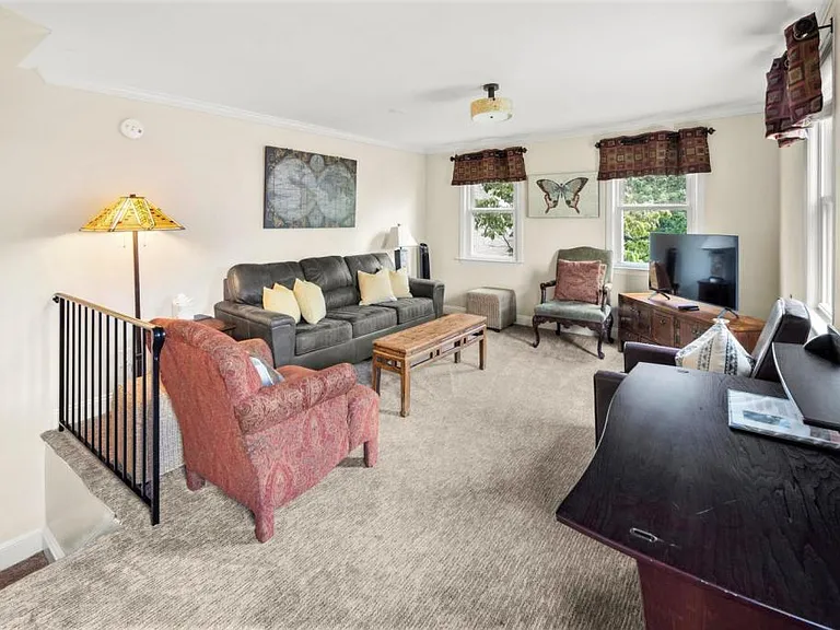 311 A St NE #2 — Photo 7