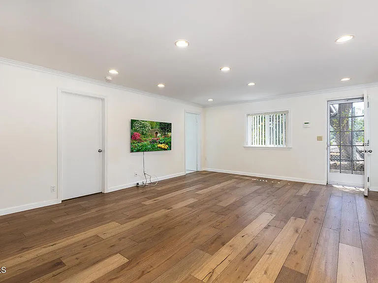 245 Hillside Rd — Photo 22