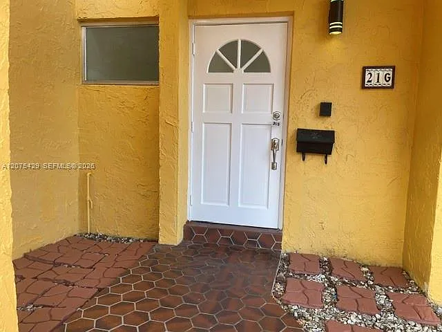 Taracoma Townhomes Condo — Photo 2