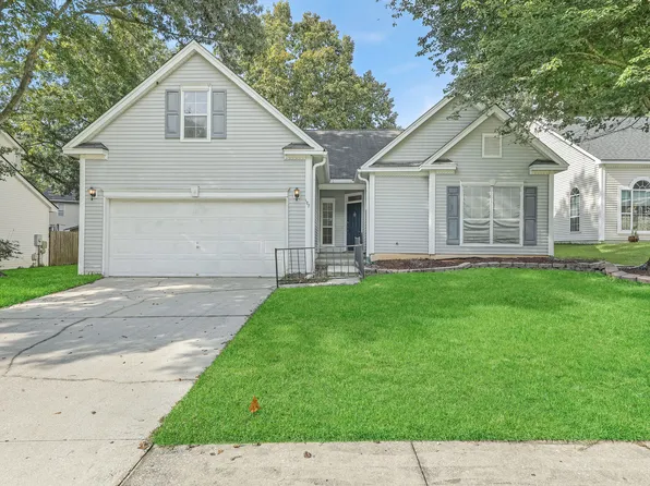 107 Fairbury Dr, Goose Creek, SC 29445