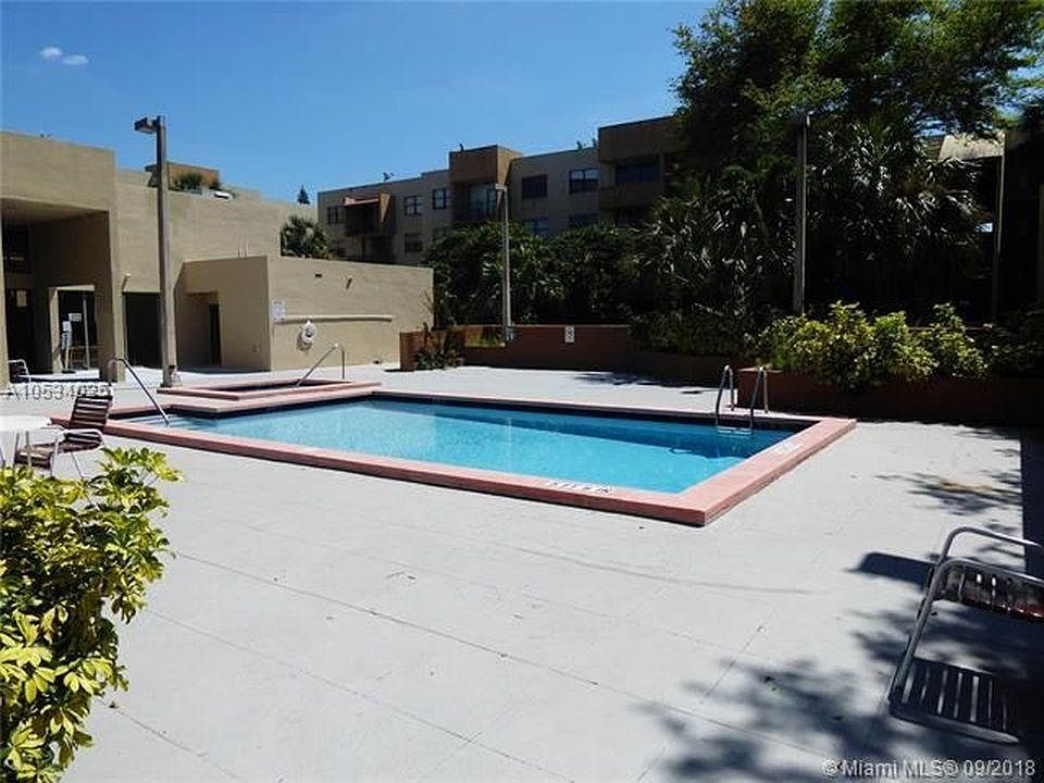 Peppermill At Kendale Lakes West Condominiums 8000 SW 149th Ave Miami