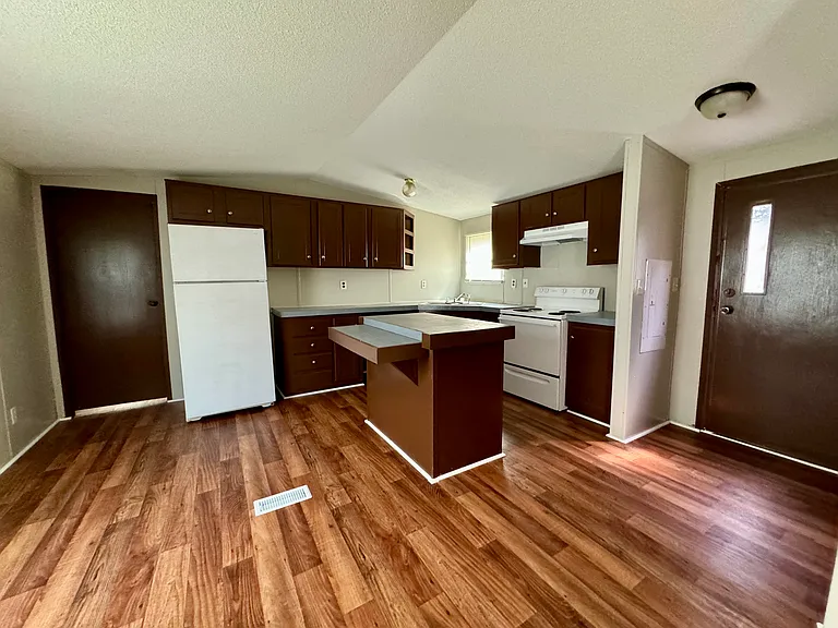 140 Eagle Rd — Photo 3