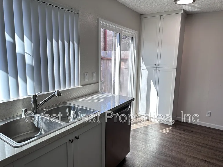 120 Phoebe St #2 — Photo 10