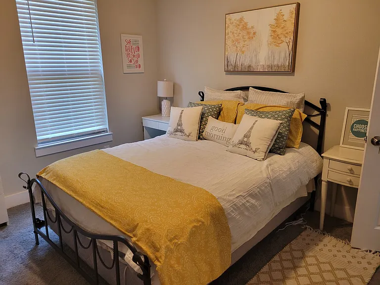 Pecan Grv — Photo 5