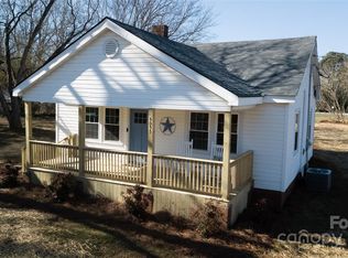 5055 Peachtree St, Hickory Grove, SC 29717