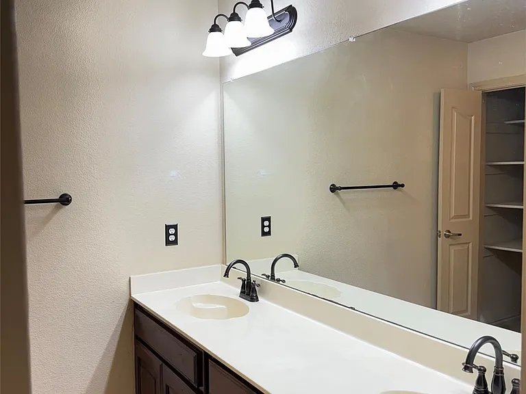 7704 Fallen Antler Pl — Photo 4
