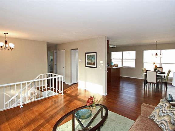 5th image of 1465 Brookside Dr