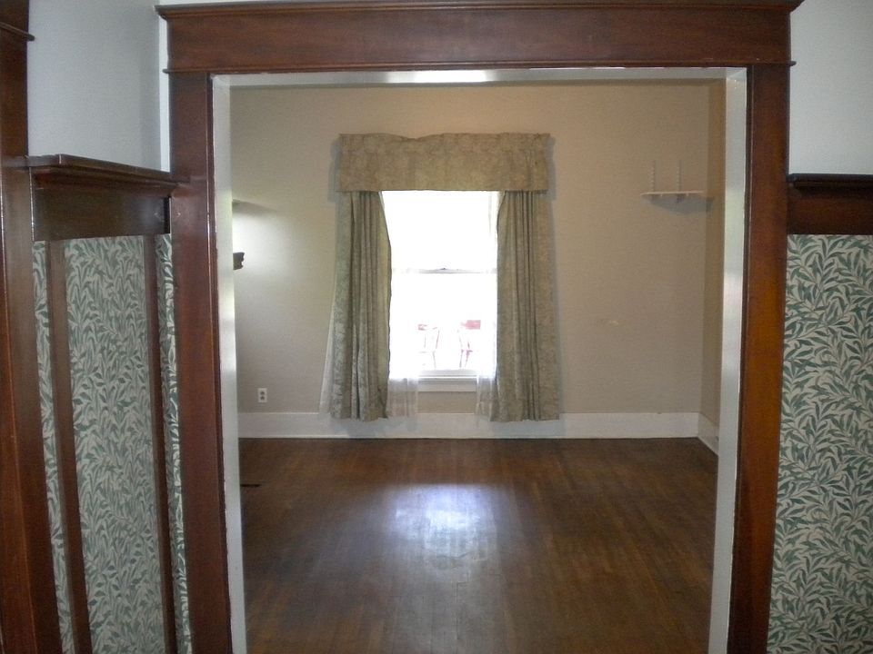 2nd image of 28 Bruce St