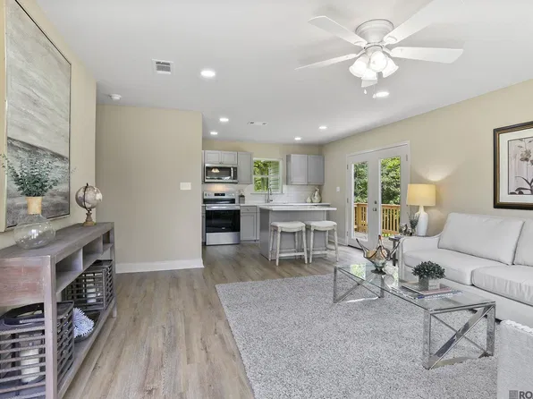 11279 Highway 22, Saint Amant, LA 70774