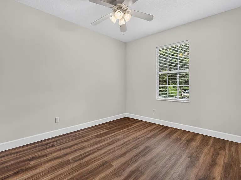 112 Santa Barbara Way — Photo 30