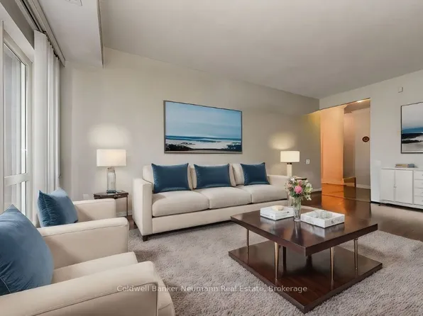 60 Old Mill Rd #409, Oakville, ON L6J 7V9