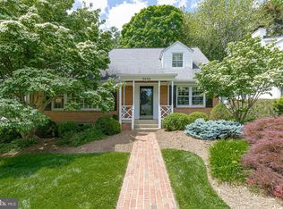 9636 E Bexhill Dr, Kensington, MD 20895